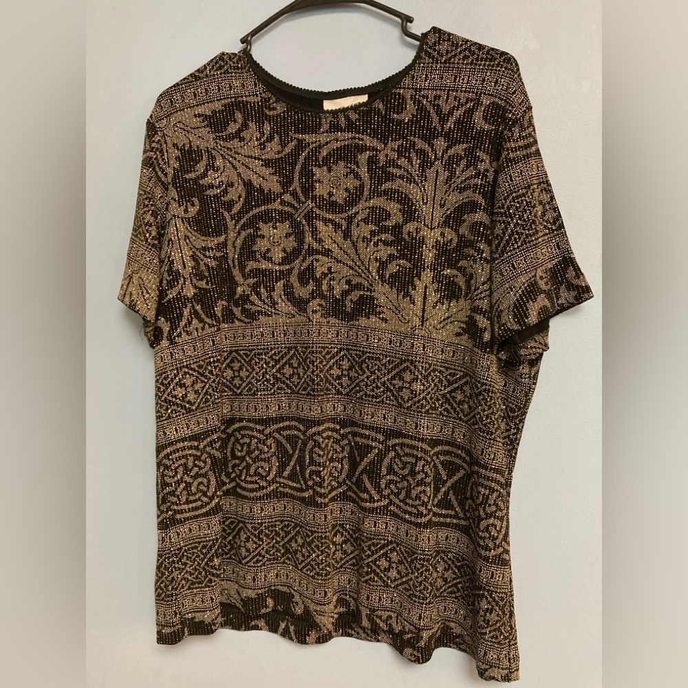 Short sleeve sparkly blouse